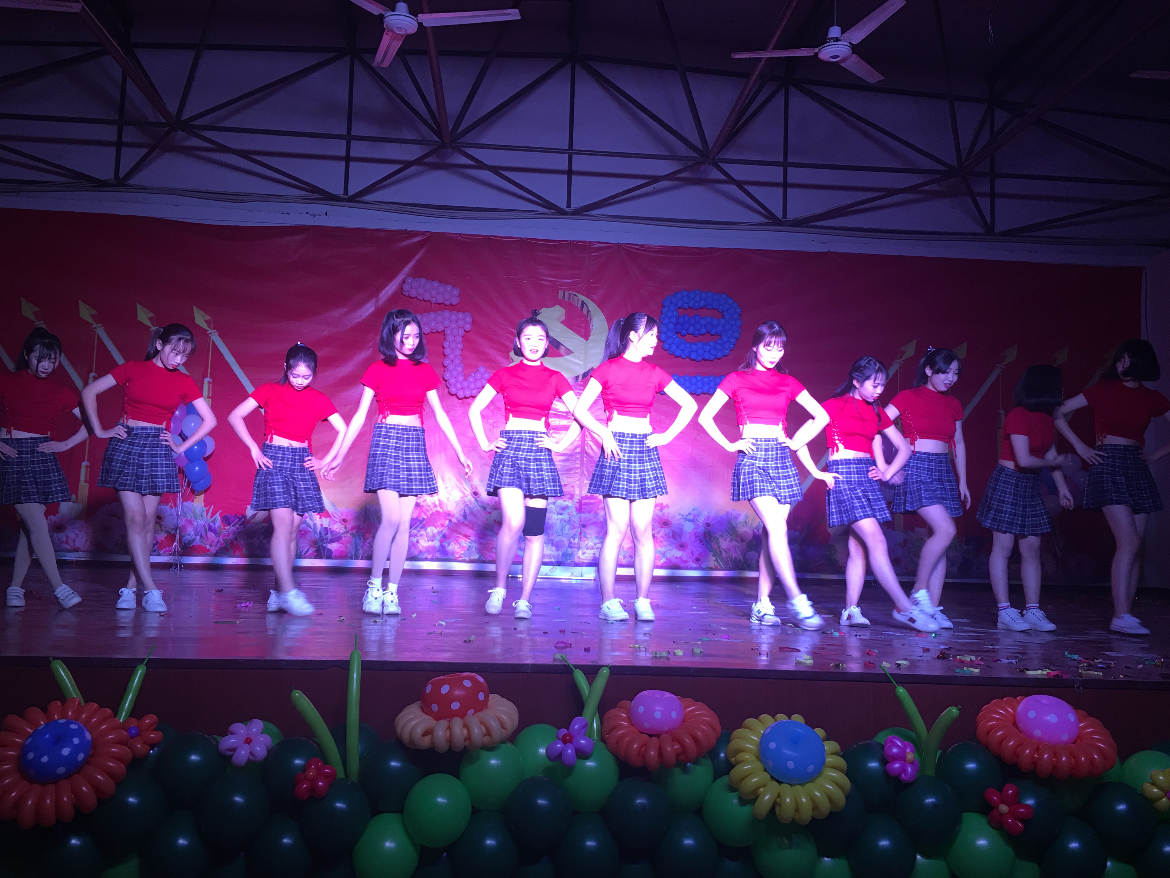 電氣工程學(xué)院舉辦2018元旦晚會(圖文)