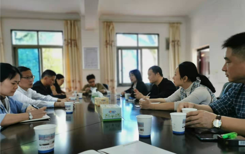 華融湘江銀行衡陽(yáng)分行領(lǐng)導(dǎo)來(lái)我院調(diào)研