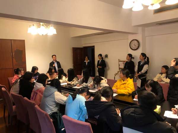 衡陽技師學(xué)院經(jīng)貿(mào)系優(yōu)秀學(xué)子赴蓉園實習(xí)