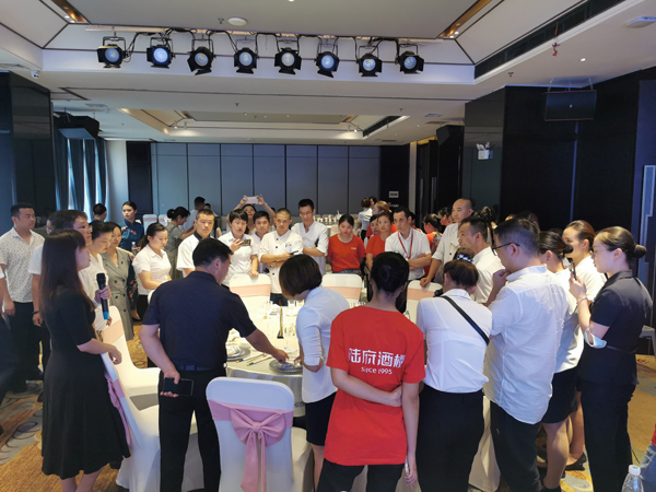 經(jīng)貿(mào)系聯(lián)合企業(yè)開(kāi)展技能展示交流會(huì)