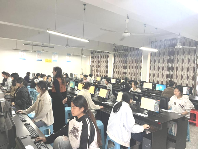 匠心筑夢 技展風(fēng)華 ——經(jīng)貿(mào)旅游學(xué)院順利舉辦美容美發(fā)師職業(yè)技能等級(jí)認(rèn)定考試