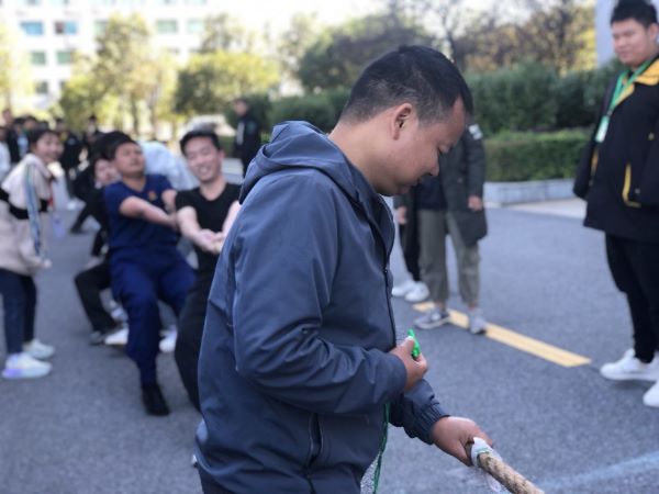 一根繩、一條心、一塊拼、一起贏