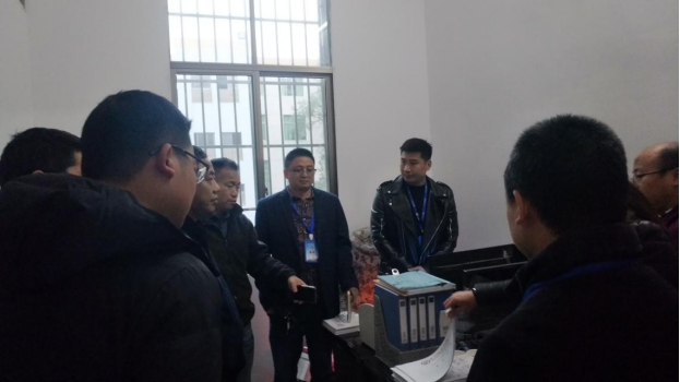 對照先進找差距，學習樣板促提高