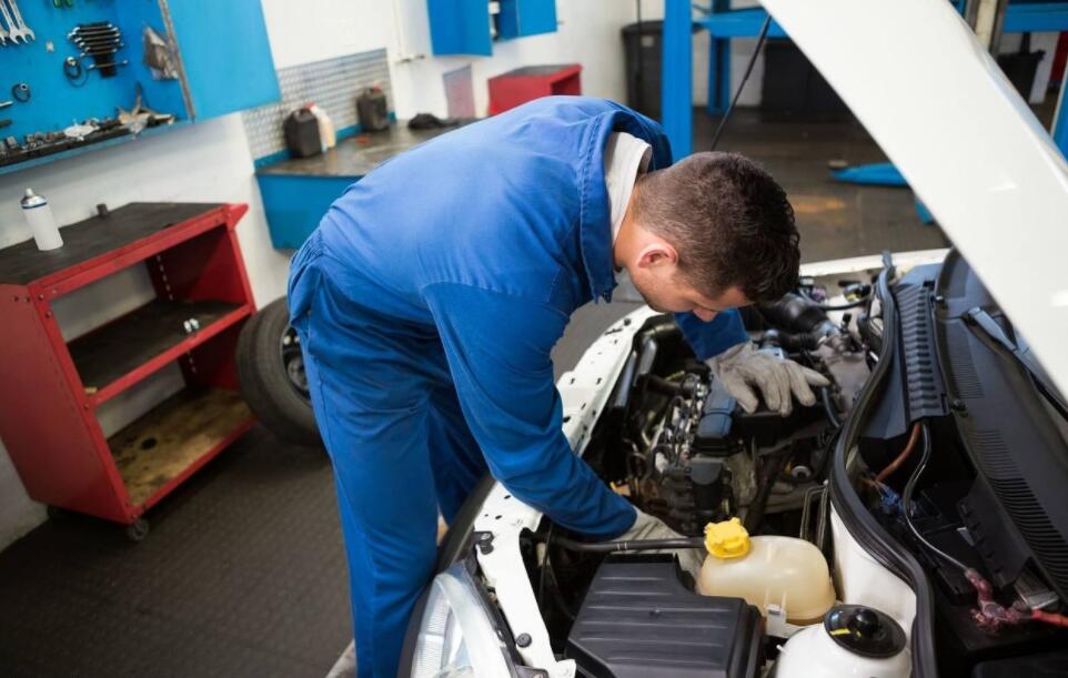 汽車維修專業(yè)介紹（技師0403-2；高技0403-3；中技0403-4）