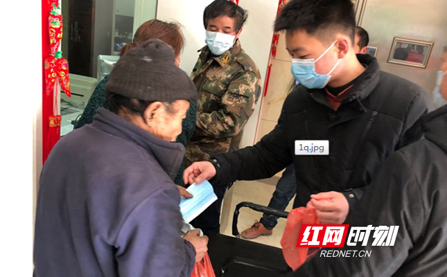 紅網(wǎng)報(bào)道：展青年擔(dān)當(dāng)！我系“00后”學(xué)子主動(dòng)“請(qǐng)纓”奮戰(zhàn)防疫一線(xiàn)