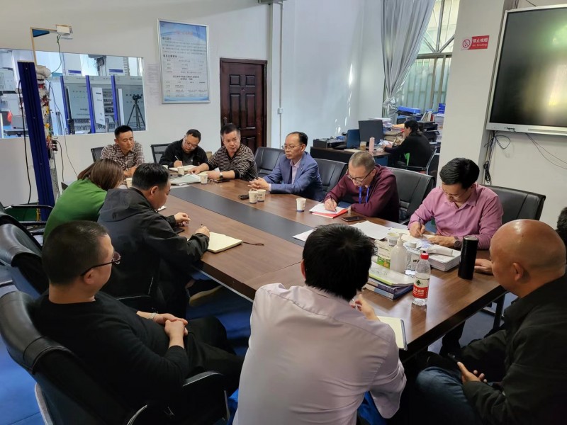 4月21日實訓(xùn)中心到電氣系召開實訓(xùn)室安全檢查工作會議