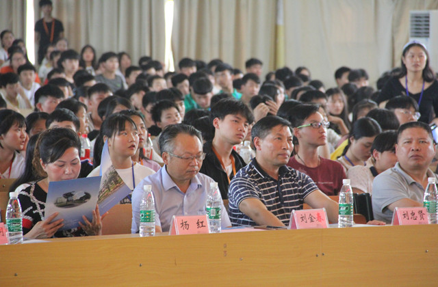 “挑戰(zhàn)的青春最美麗”優(yōu)秀創(chuàng)新創(chuàng)業(yè)作品（項目）路演