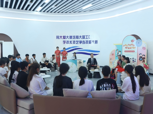 學(xué)院成功舉辦“石榴花開籽籽紅 同心共筑中國夢(mèng)”民族團(tuán)結(jié)進(jìn)步故事分享會(huì)