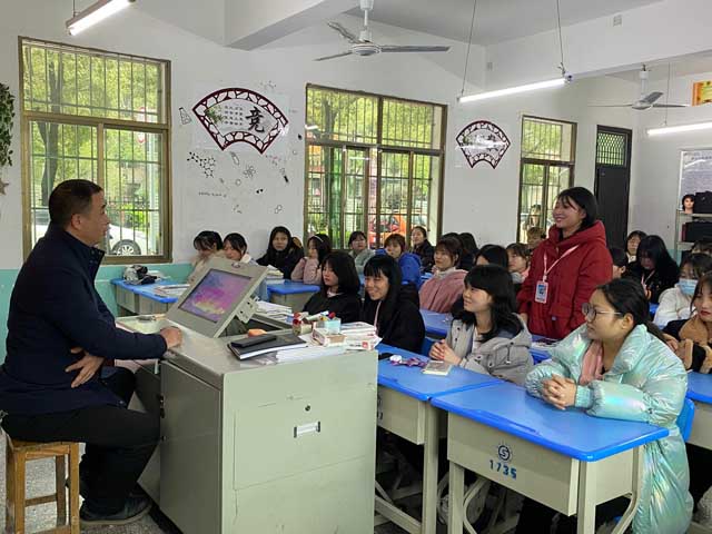 經(jīng)濟貿(mào)易系開展黨史宣講活動