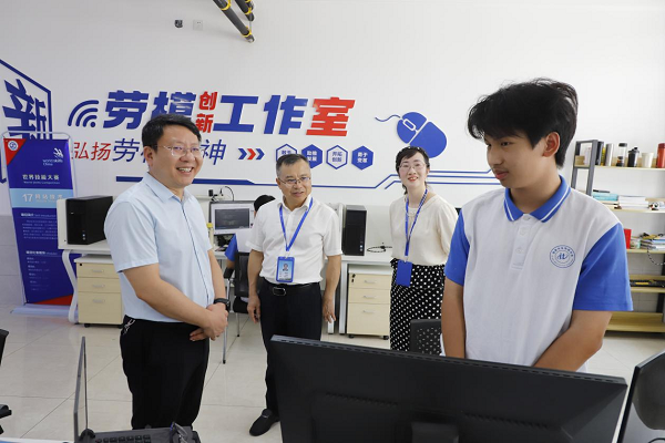 省人社廳專家組一行來(lái)我院調(diào)研