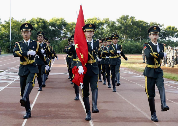 迷彩青春啟程！衡陽技師學院舉行2025級新生軍訓動員大會