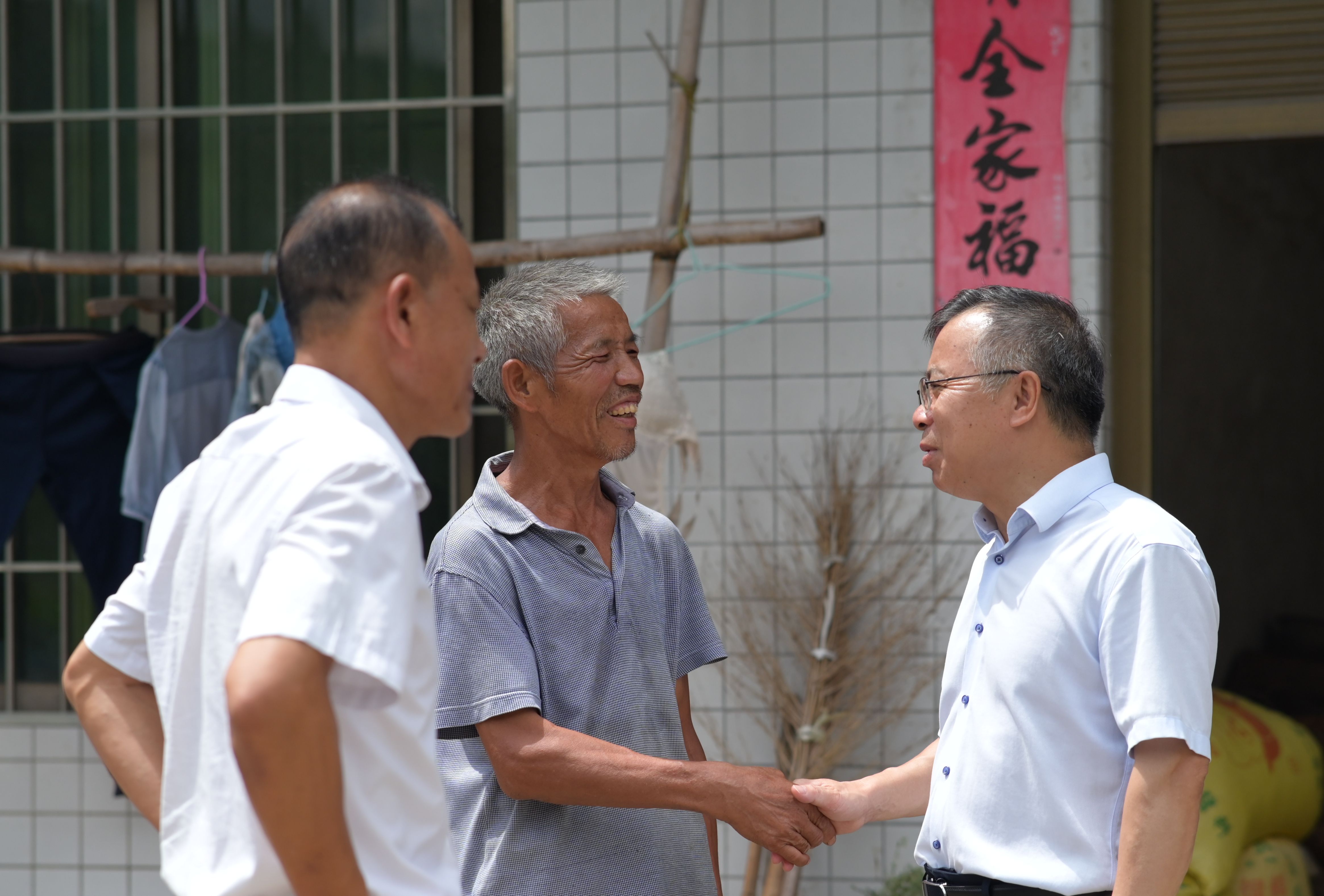 學院黨委書記肖春林一行調研鄉(xiāng)村振興工作