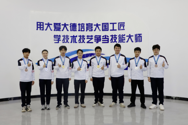 中央廣電總臺(tái)國際在線采訪報(bào)道我院參賽獲獎(jiǎng)選手