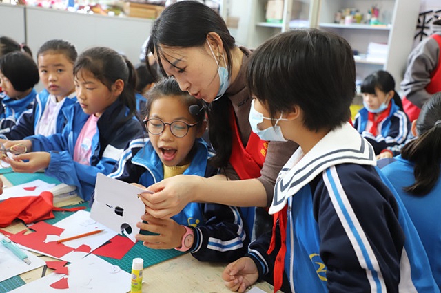 衡陽(yáng)新聞網(wǎng)：百千萬(wàn)“藝術(shù)童伴”——留守兒童關(guān)愛(ài)工程新時(shí)代文明實(shí)踐基地建設(shè)｜衡陽(yáng)技師學(xué)院結(jié)對(duì)南岳區(qū)金月完小