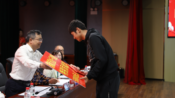 衡技學(xué)子風(fēng)采③|鄧宏意：捐獻(xiàn)造血干細(xì)胞，延續(xù)他人生命