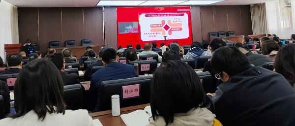 聆聽鑄牢中華民族共同體意識宣講  持續(xù)做好民族團結(jié)進步示范學(xué)校創(chuàng)建工作