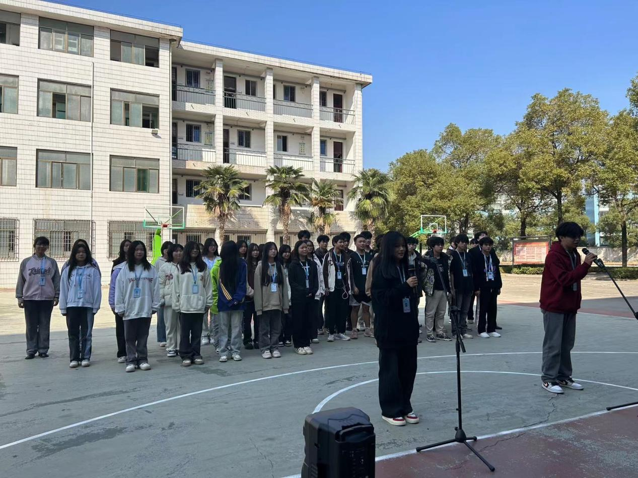 現(xiàn)代物流學(xué)院組織開展“緬懷偉大領(lǐng)袖 傳承紅色基因 爭做時代新人”主題毛澤東詩詞朗誦大賽