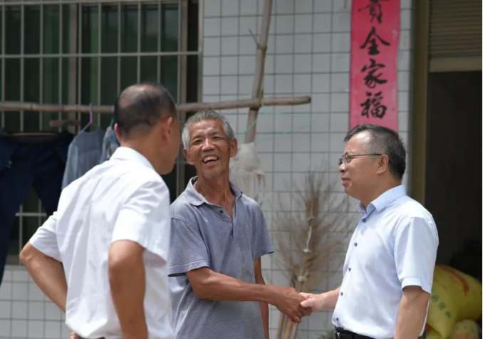 學(xué)院黨委書記肖春林一行調(diào)研鄉(xiāng)村振興工作